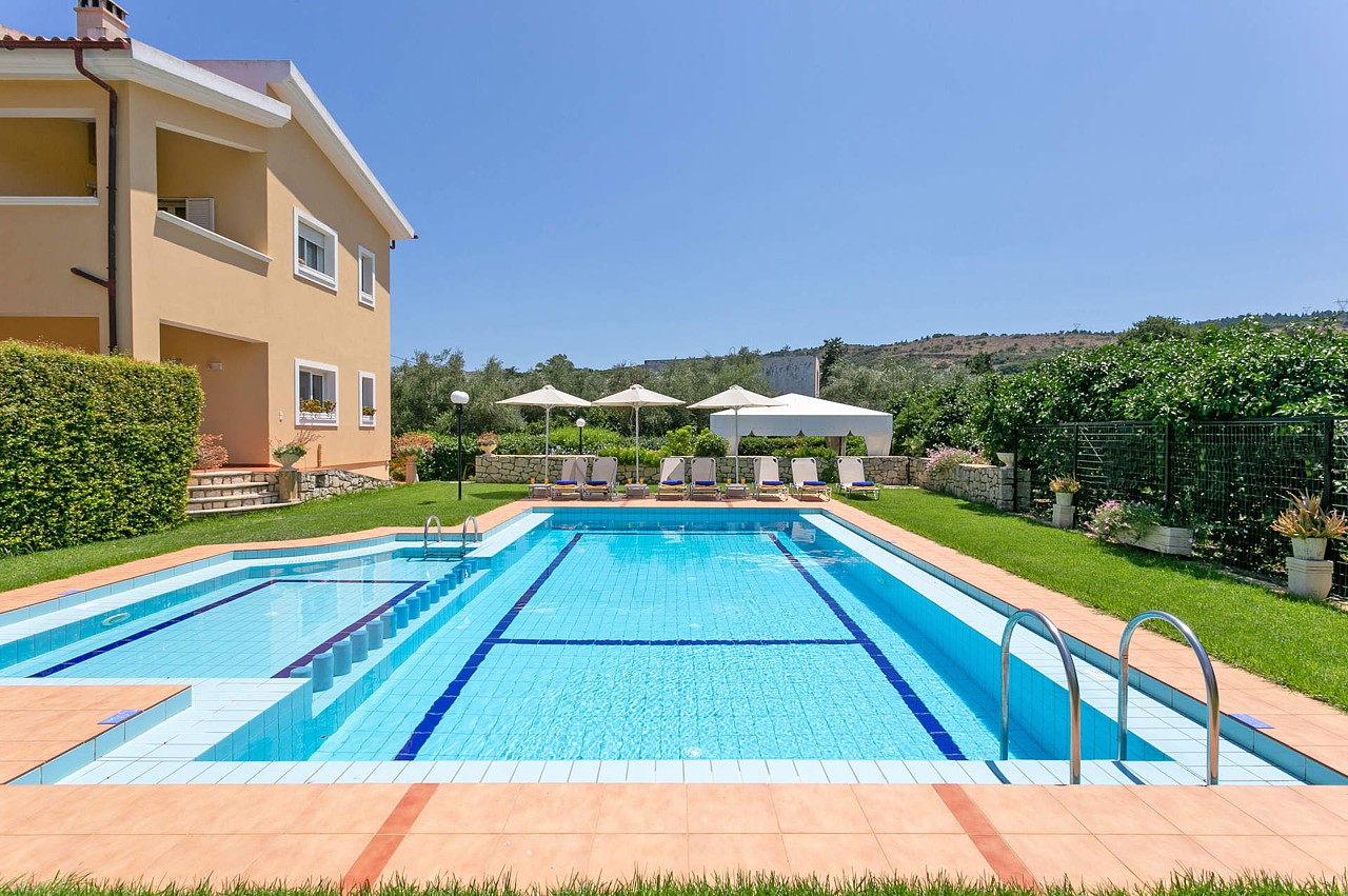 Villa Clio pool